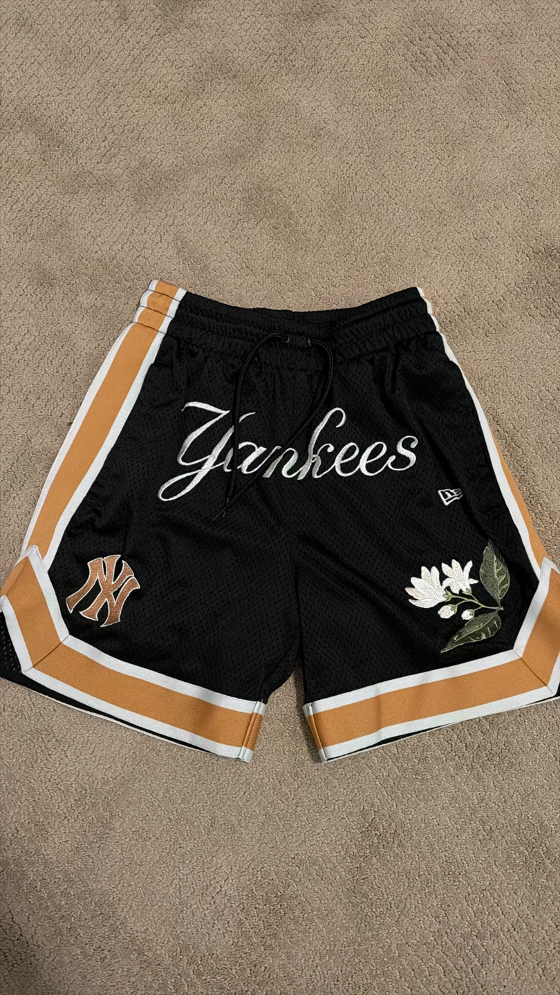 New Era New York Yankees Mesh Basketball Shorts Size S