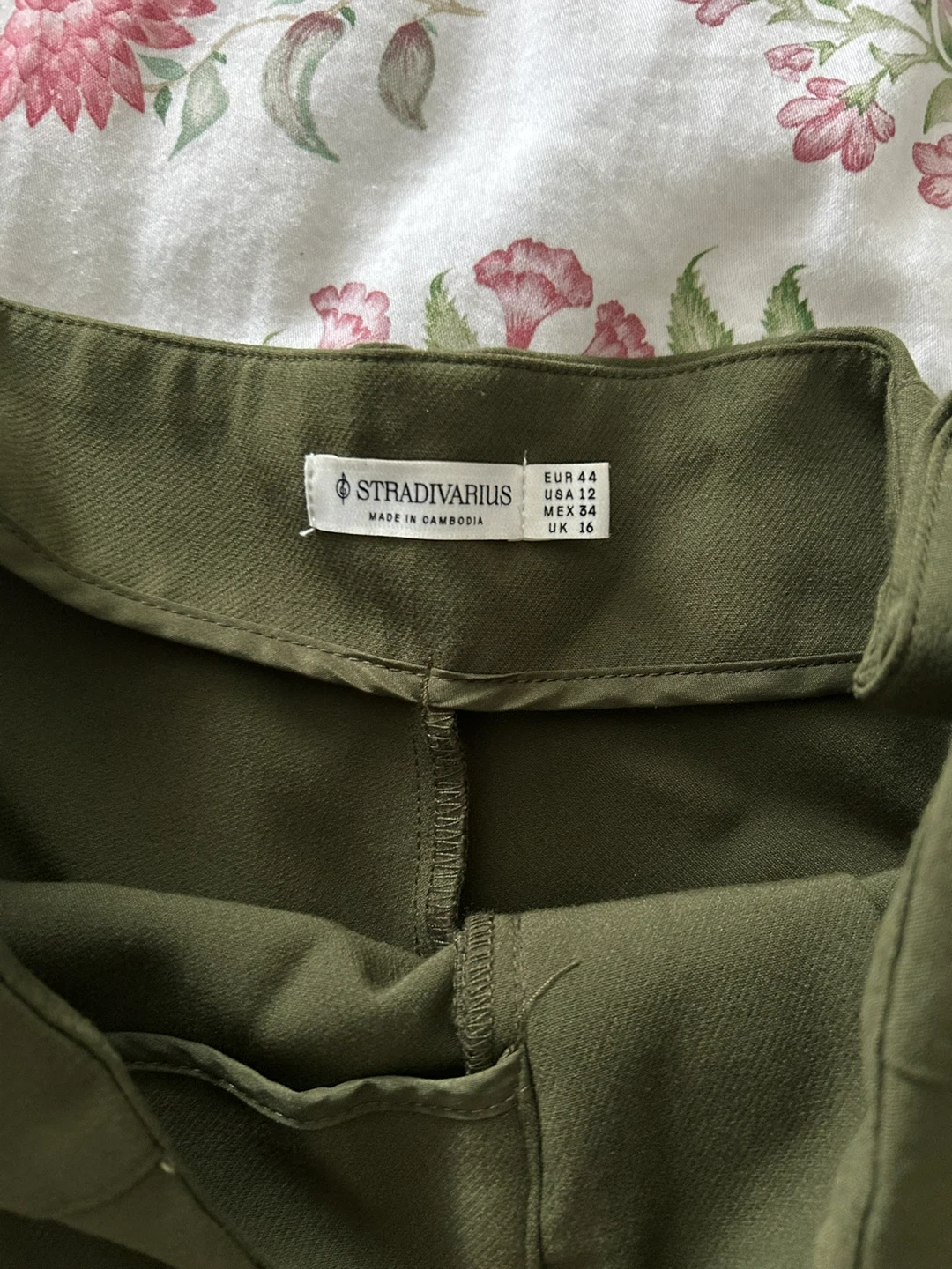 Stradivarius Pants- Brand New - photo 3