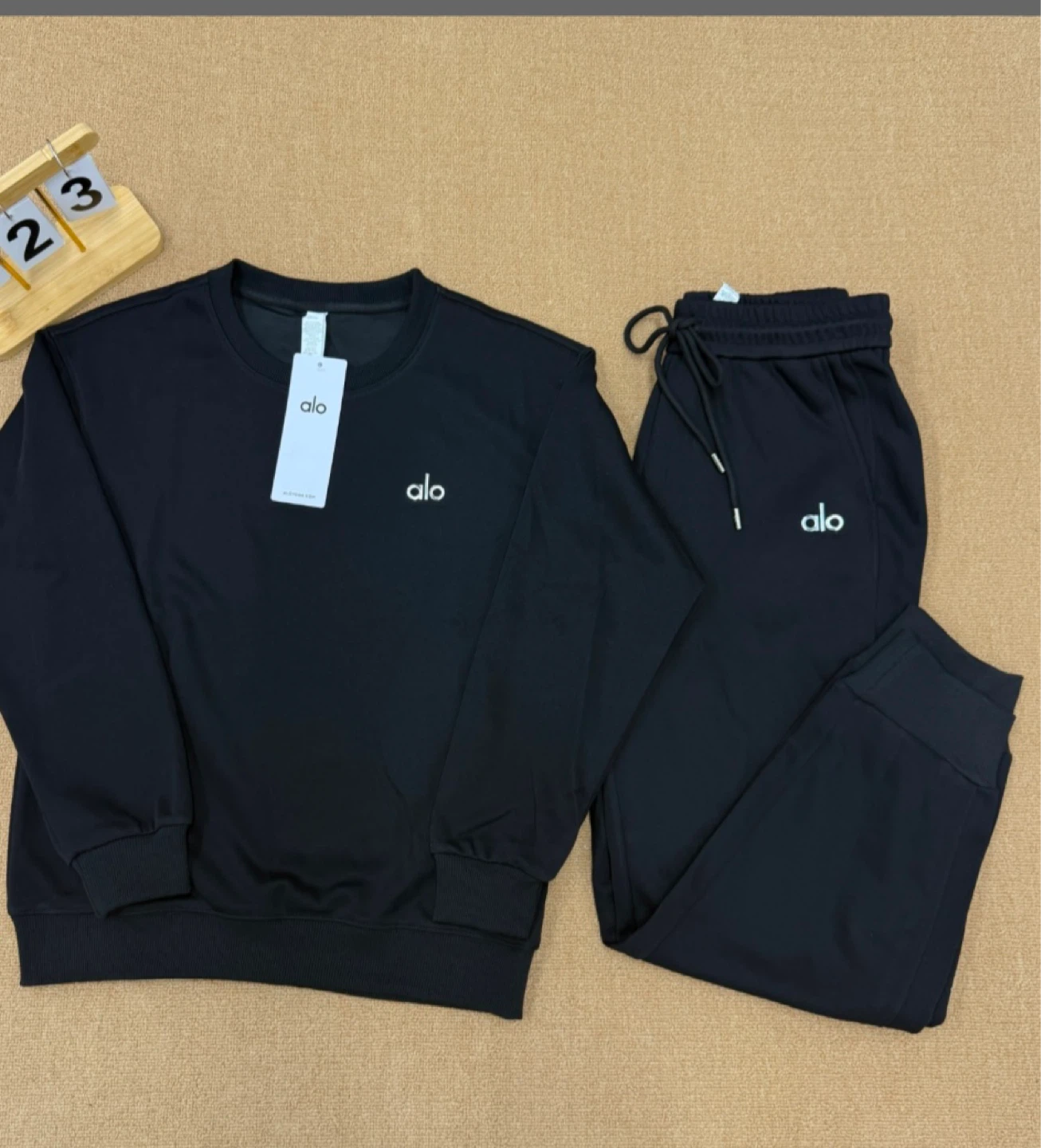 Women sweatshirt and pants set - photo 4