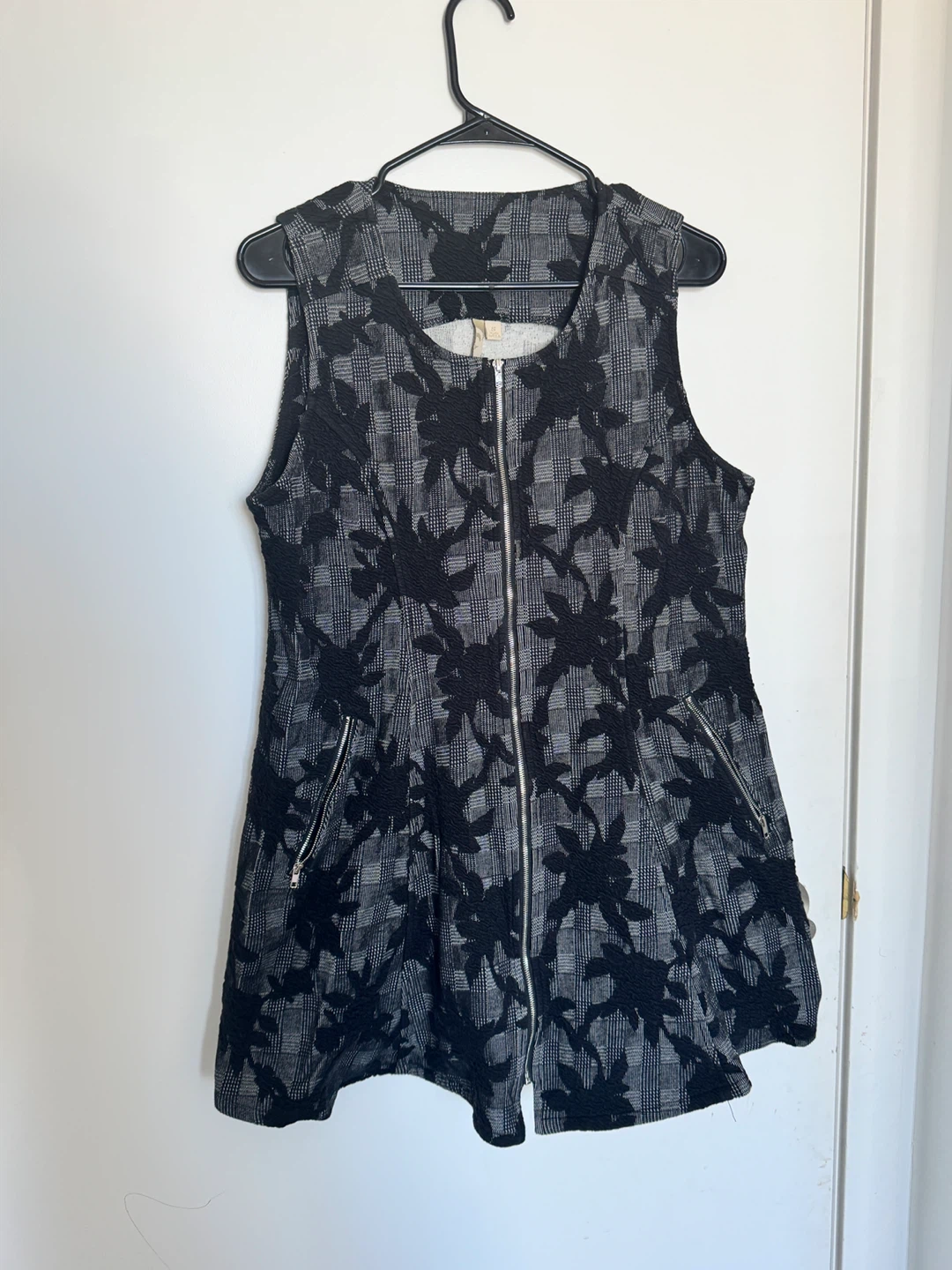 Women's Sleeveless Zip-Up Vest Black/Grey Plaid Floral Size S - photo 2