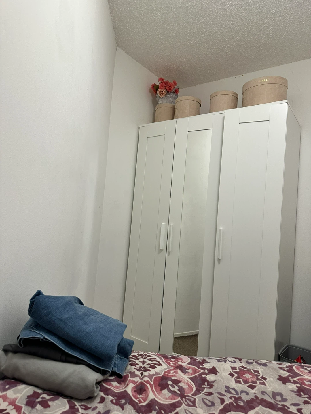 Fully Furnished Den (Female Only) – Available June 1 – $500 - photo 2