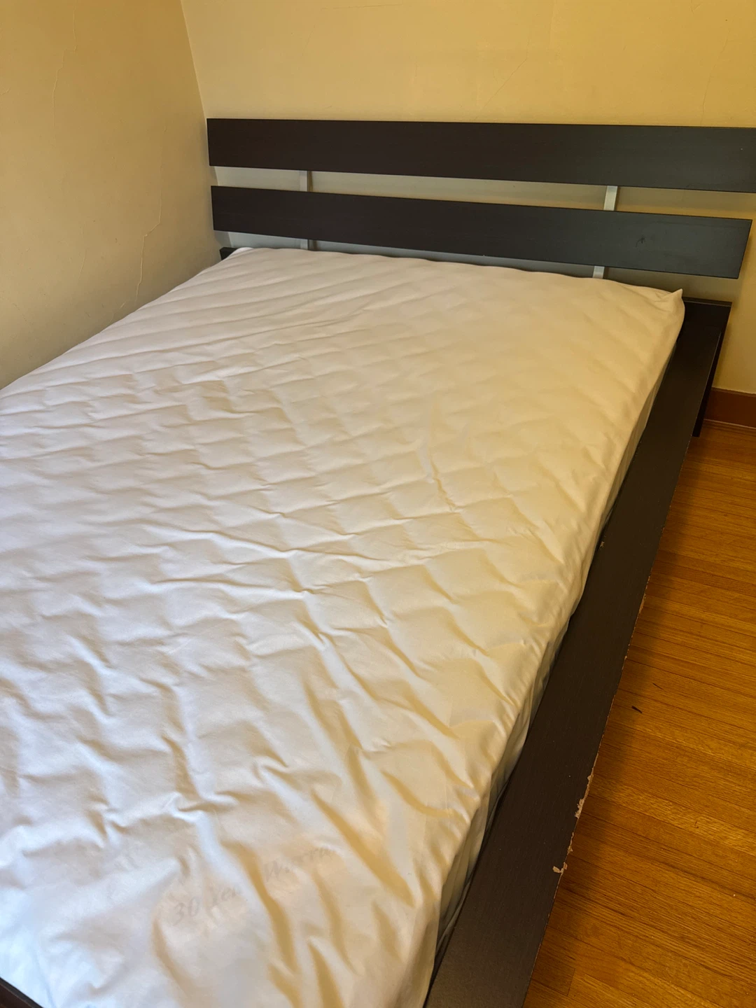 Dark Brown Queen Size Bed Frame with Headboard