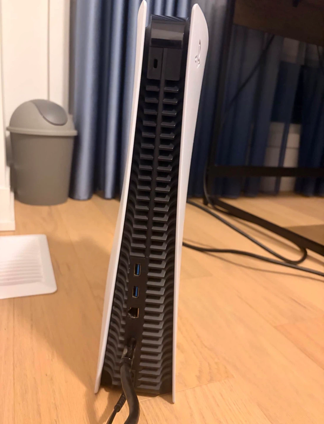 PS5 Disc Edition - photo 3