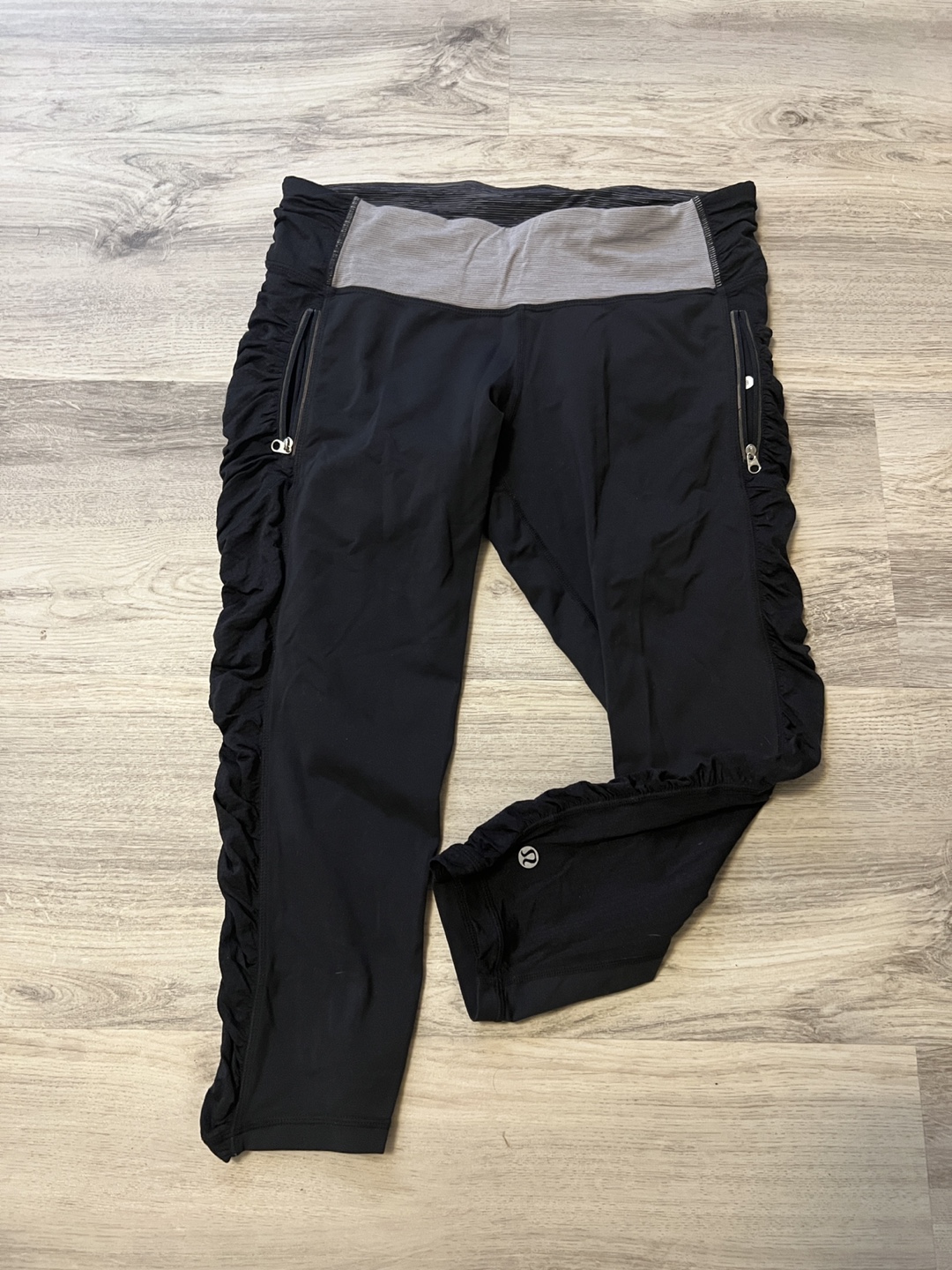 Lululemon Black Ruched Running cropped leggings Size 8