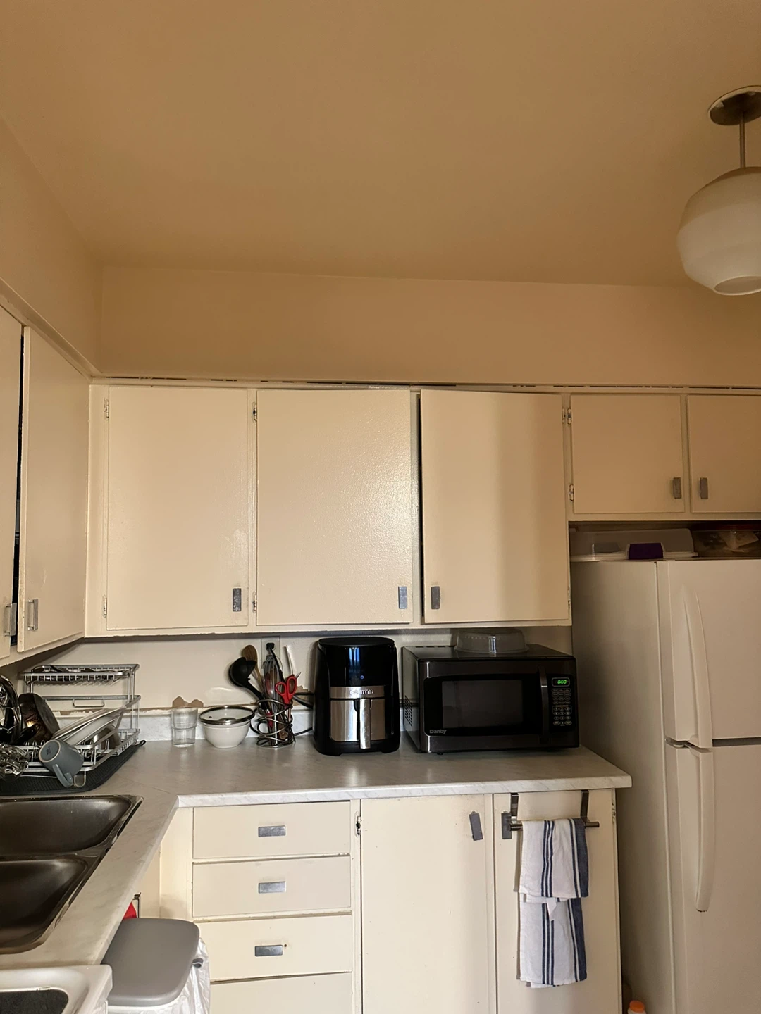 Fully Furnished Den (Female Only) – Available June 1 – $500 - photo 3