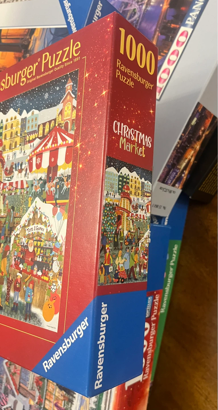 Ravensburger Christmas Market 1000 Piece Puzzle - photo 3