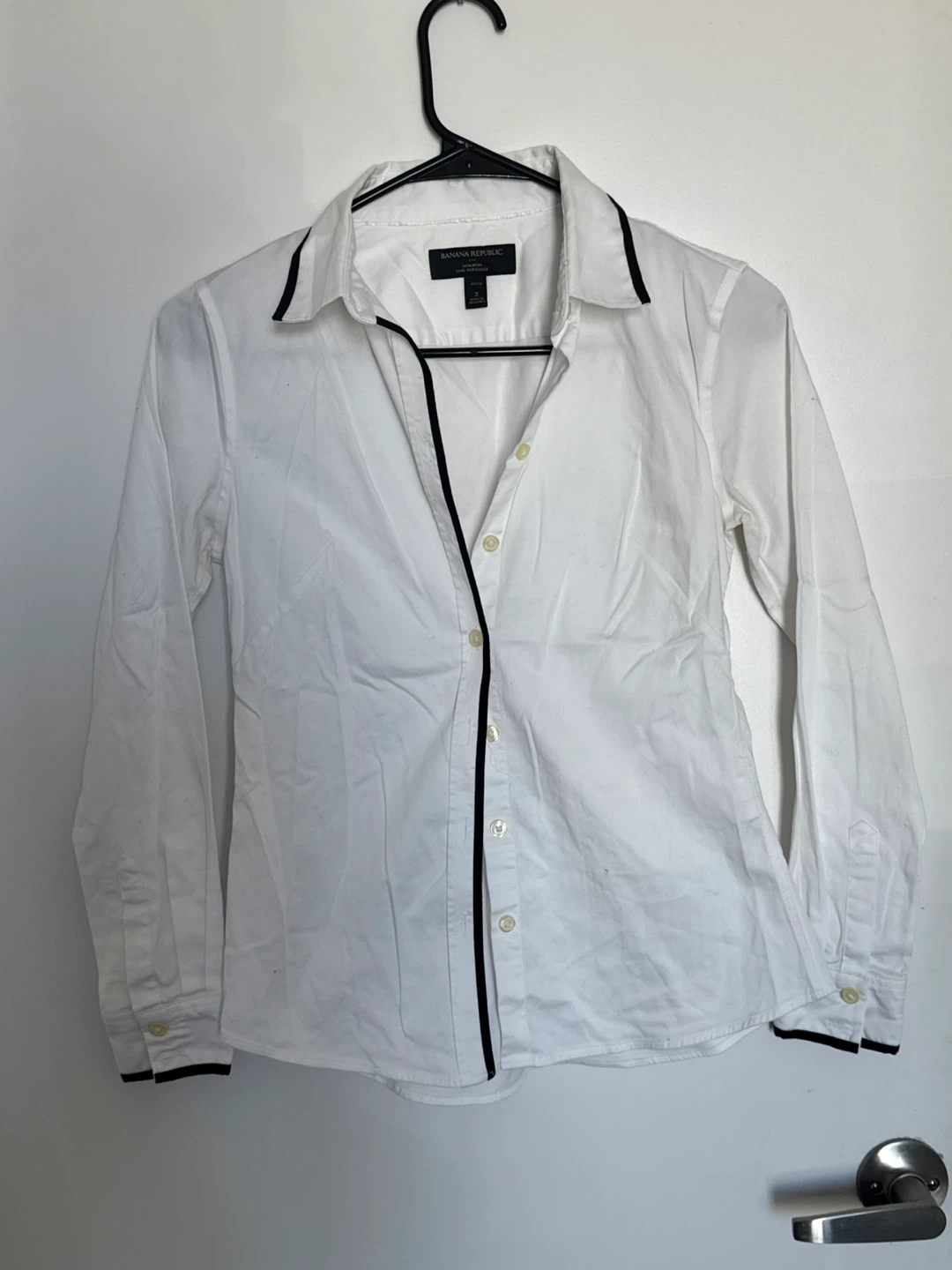 Banana Republic Petite White Button-Up Shirt - Size 2