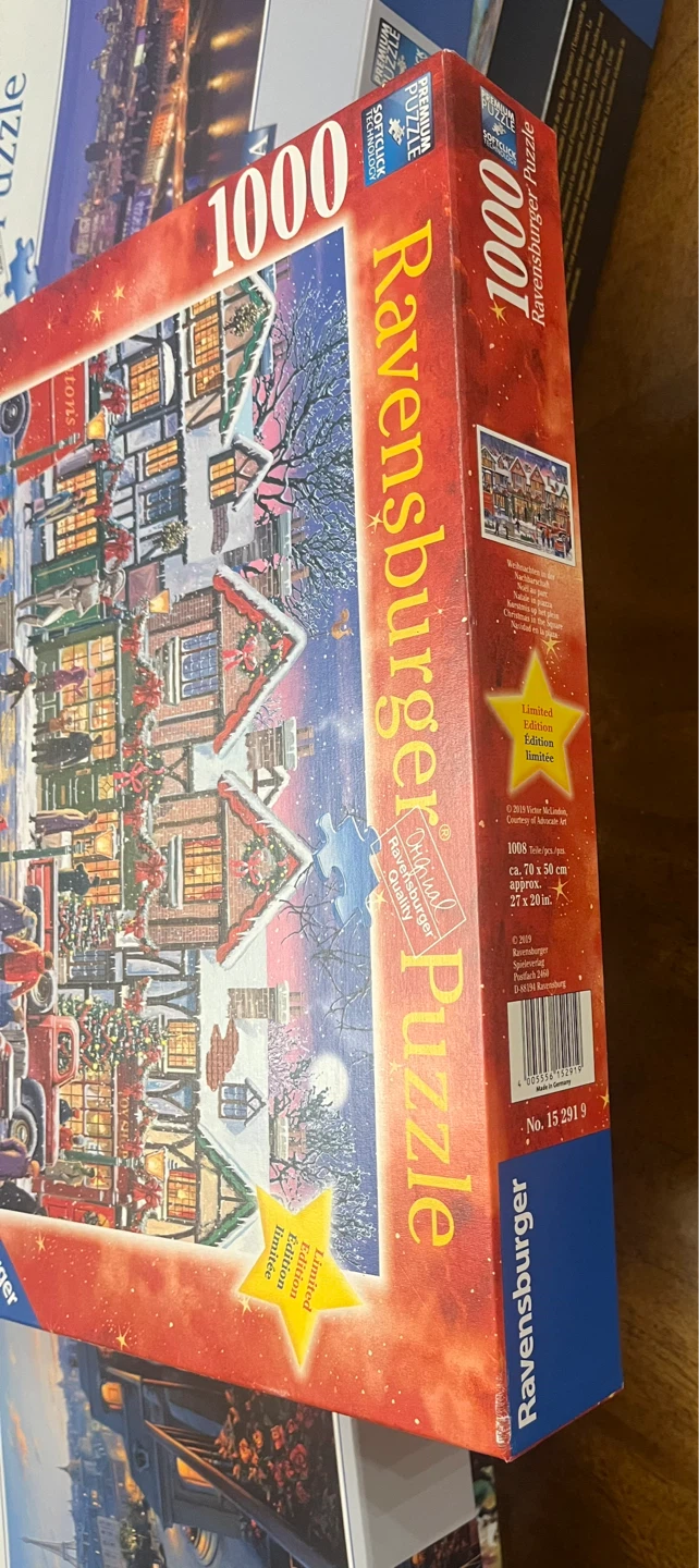 Ravensburger Christmas Market 1000 Piece Puzzle - photo 4