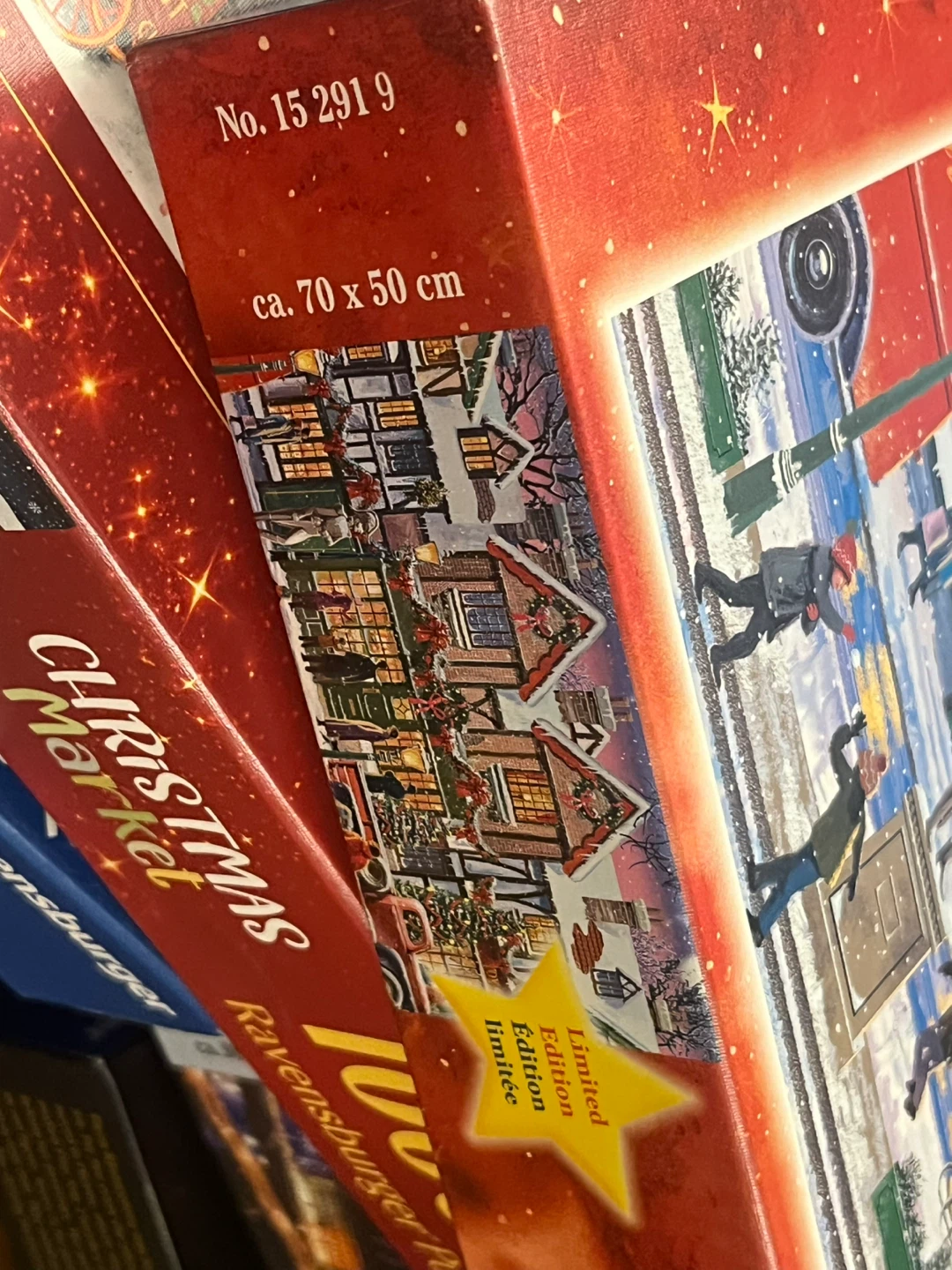 Ravensburger Christmas Market 1000 Piece Puzzle - photo 3