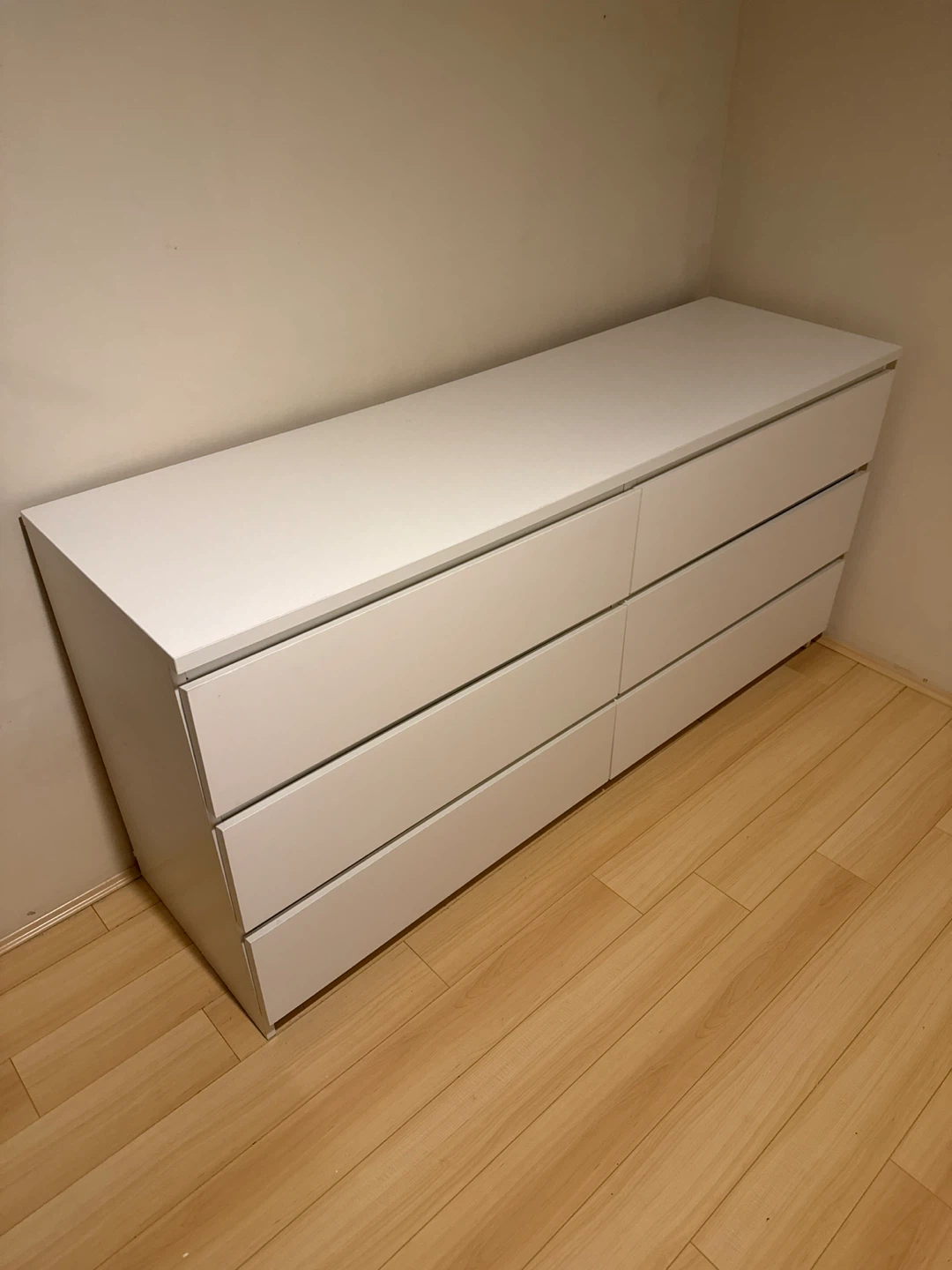 White 6-Drawer Dresser