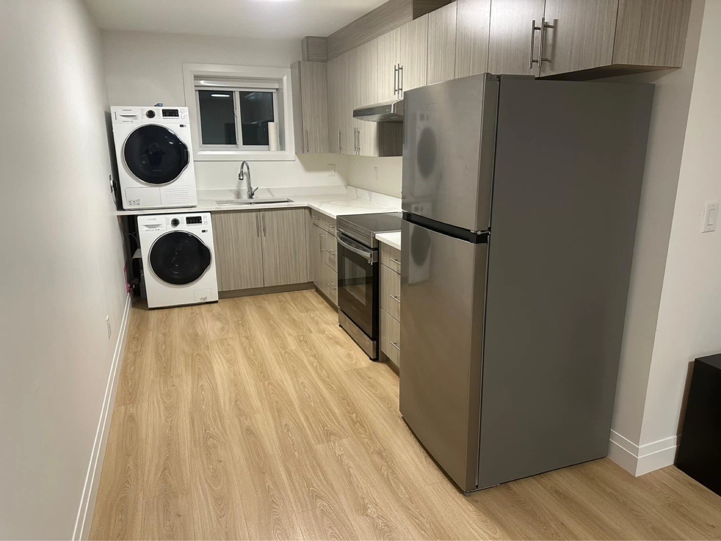 Spacious 1 Bed 1 Bath Basement Suite For Rent