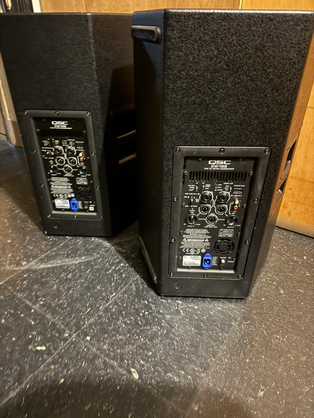 QSC KW122 Powered Subwoofer PA Speaker