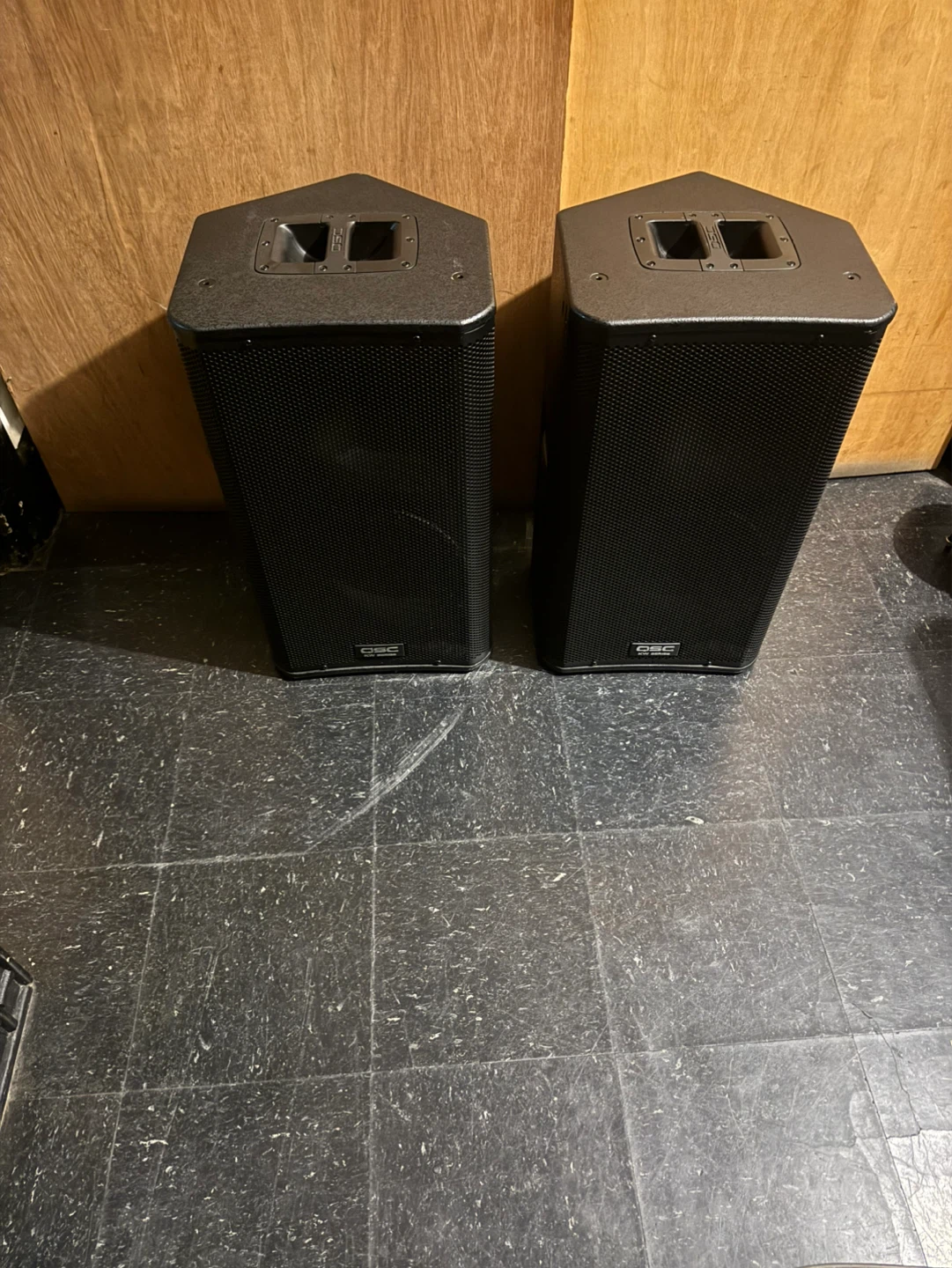 QSC KW122 Powered Subwoofer PA Speaker - photo 3
