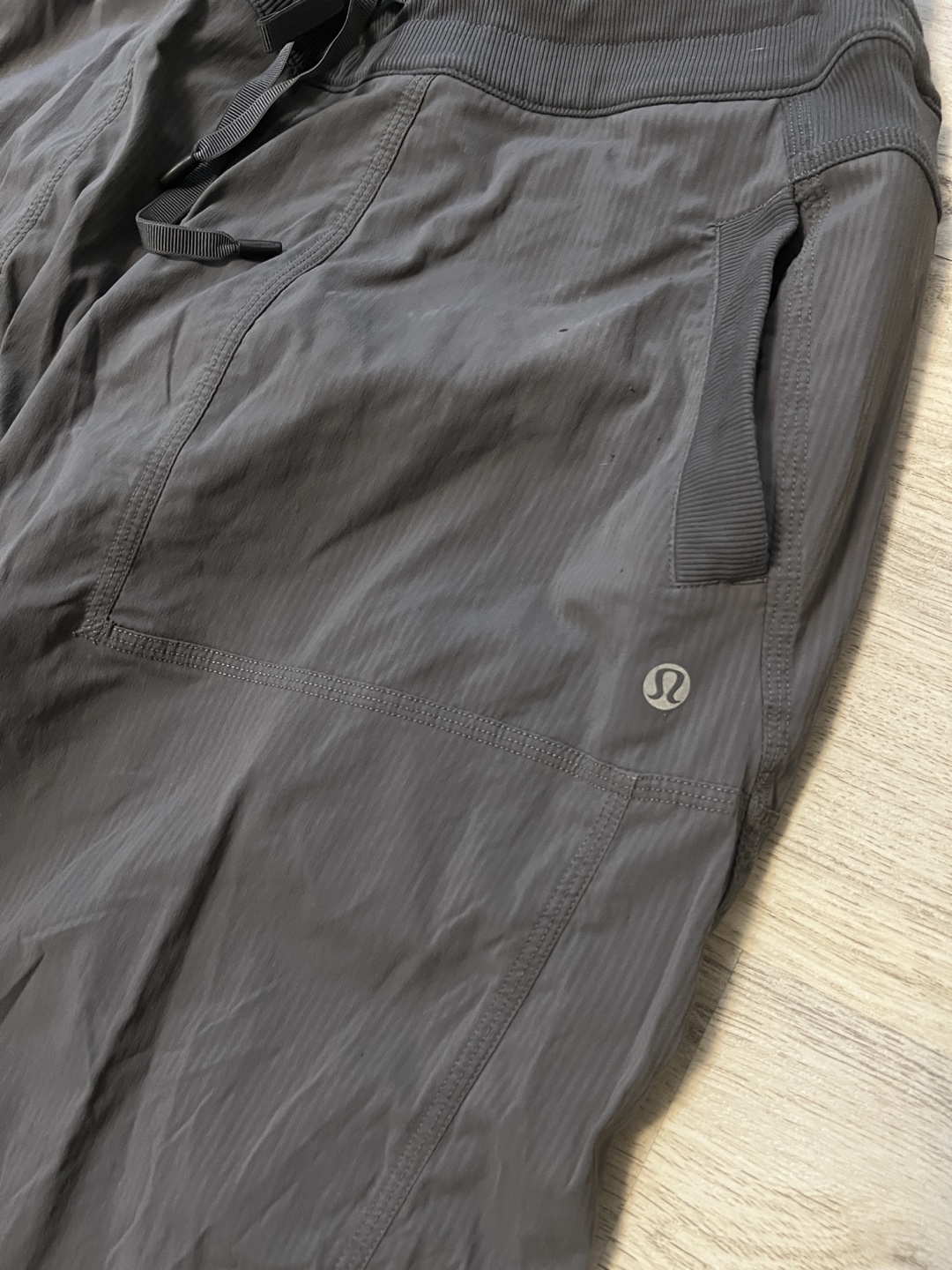 Lululemon Grey Studio Pants Size 10 - photo 2