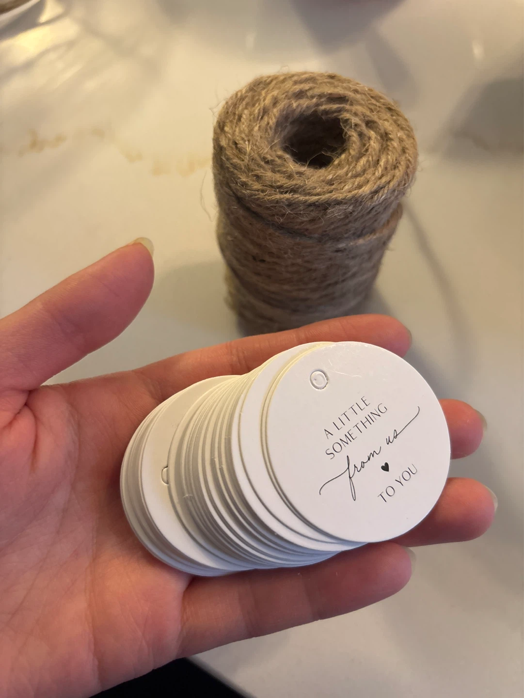 47 Round Kraft Gift Tags with Twine - photo 2