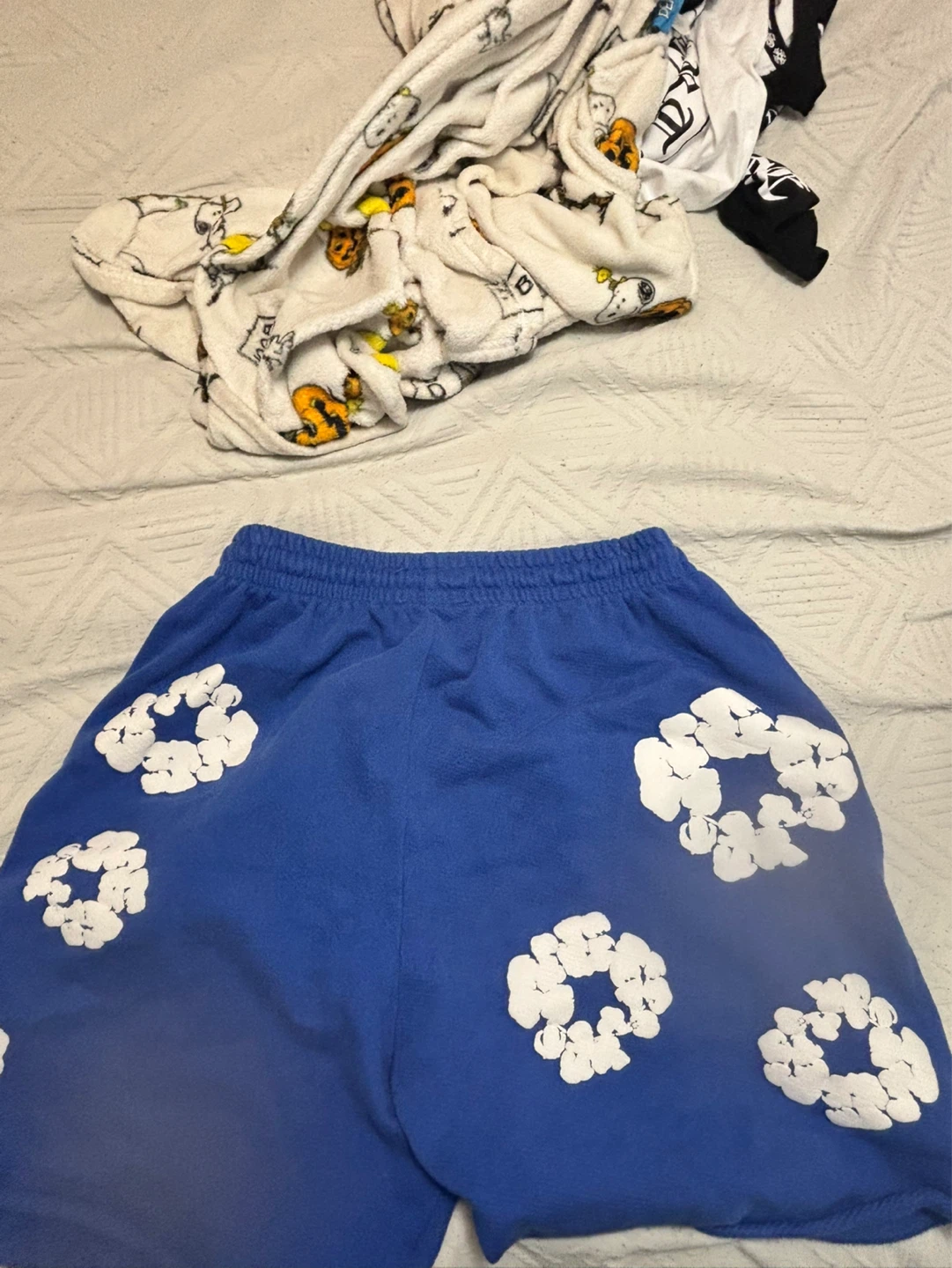 blue denim tear shorts - photo 2