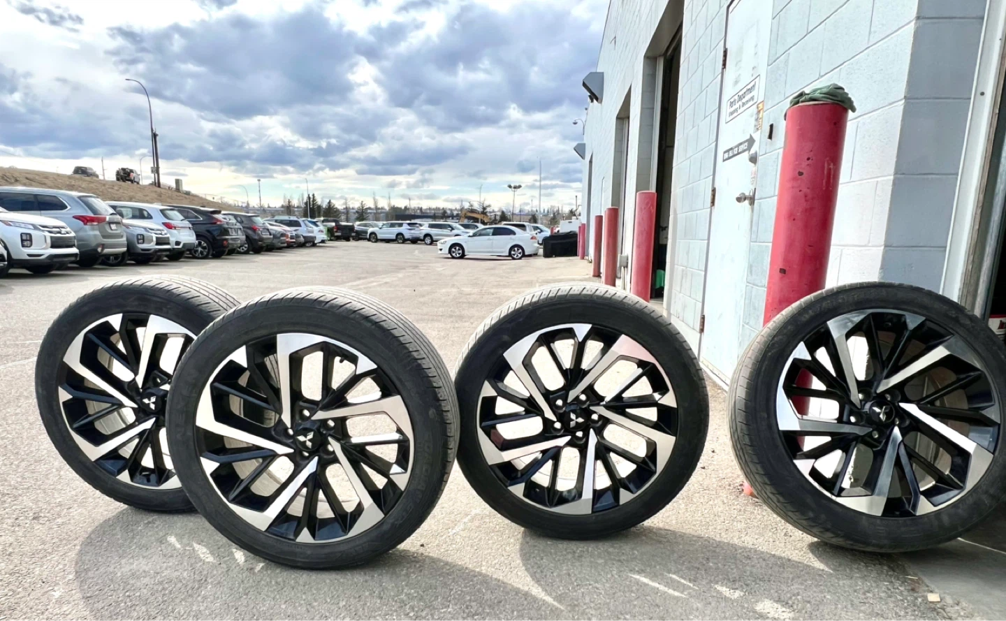🚗OEM 20”Rims +Tires (4 pcs)Great Condition/ Fits Multiple Brands - photo 3