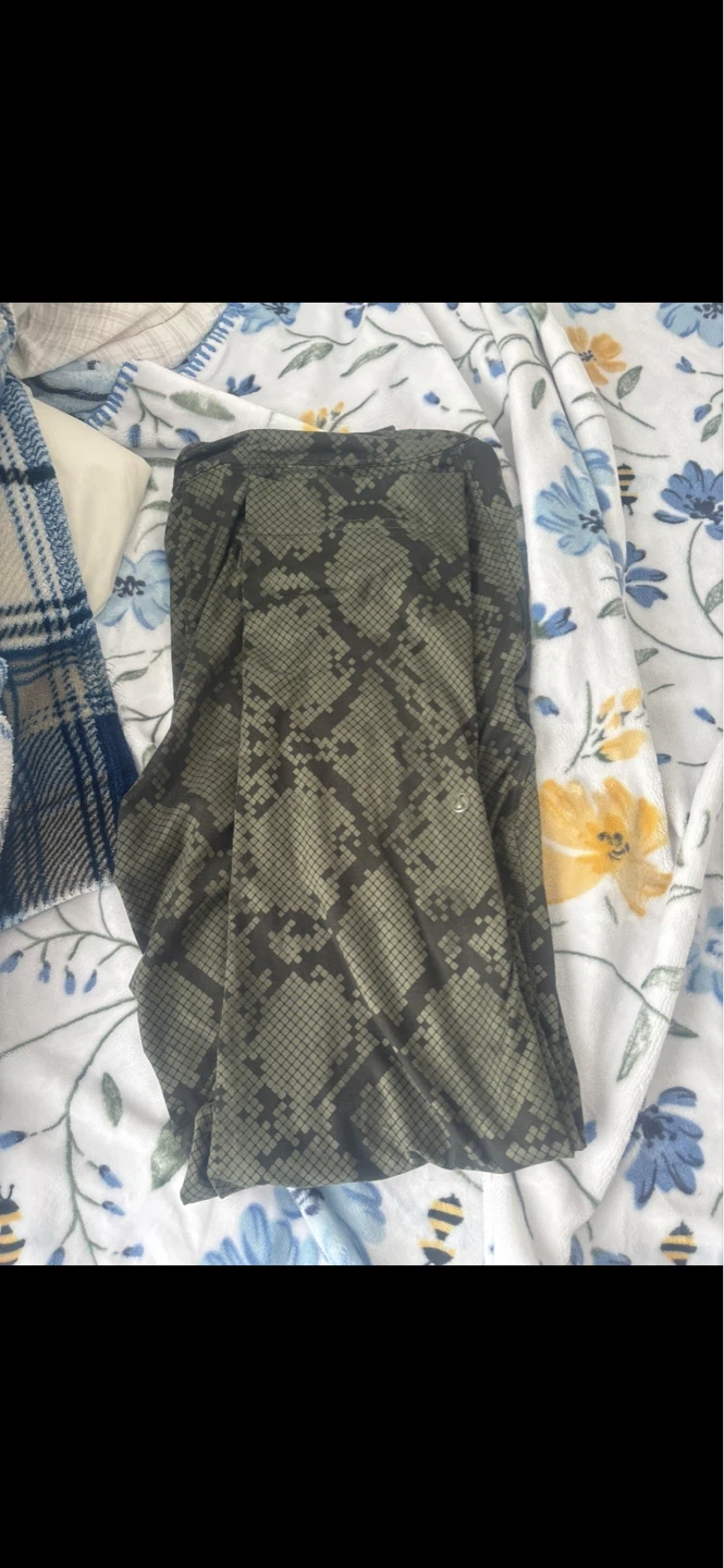 Lululemon Snake Print Leggings size 12