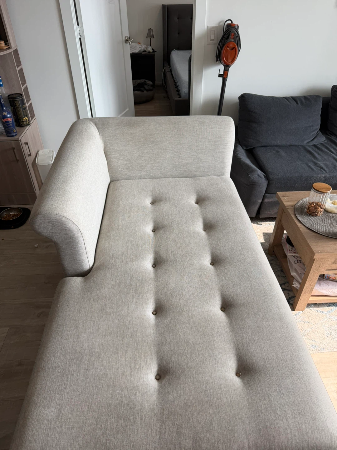 Selling couch $200 - photo 2