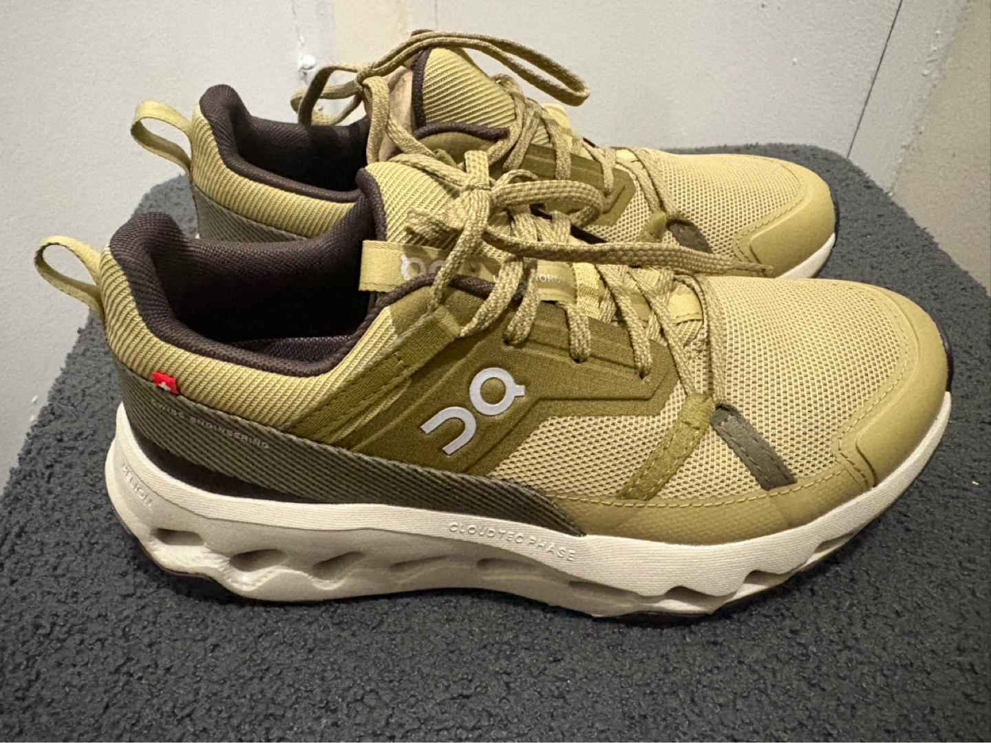 ON Cloudventure Waterproof Trail Running Shoes - Men's