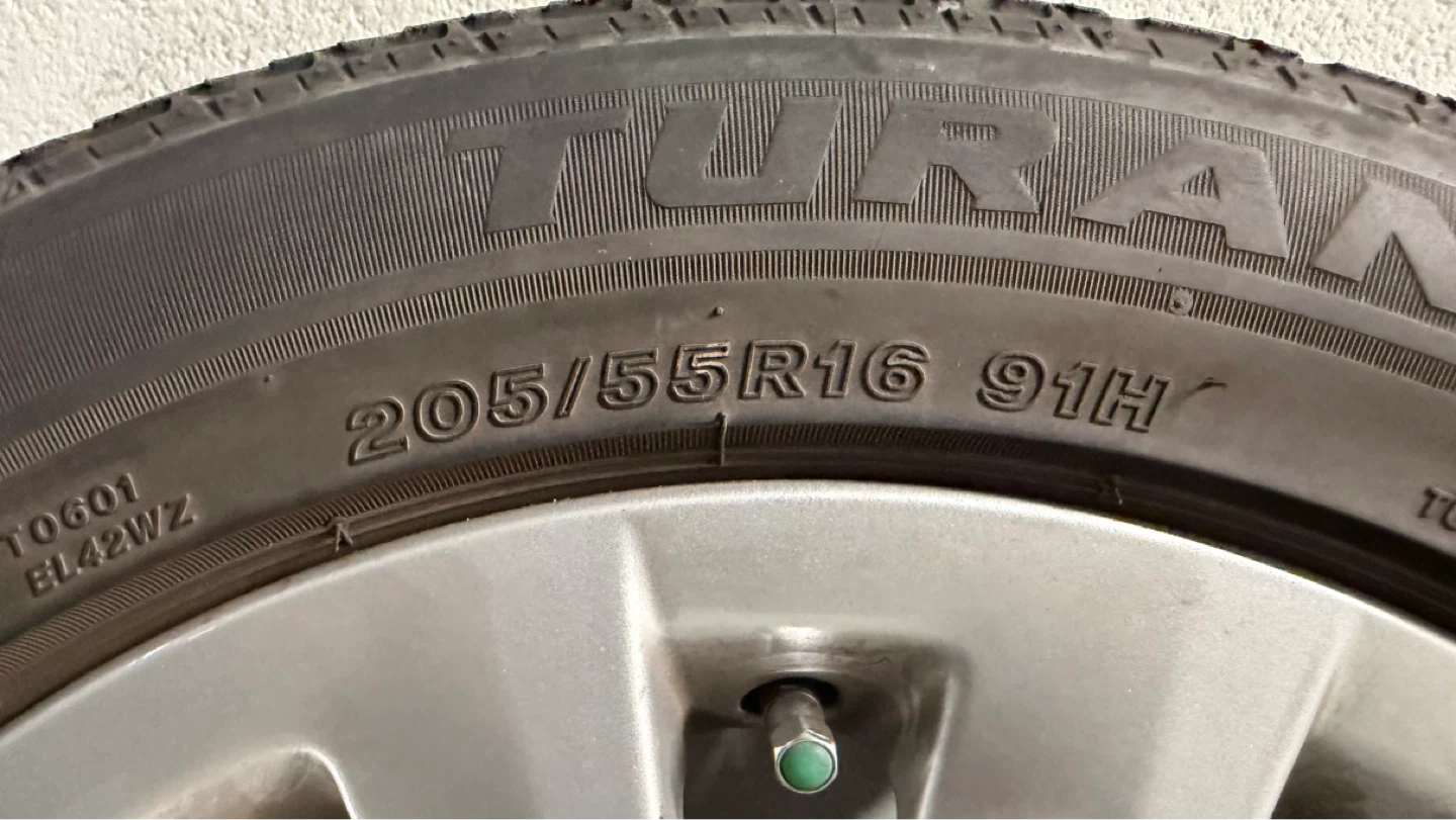 Selling these oem e90 2009 bmw 3 series rims. - photo 3