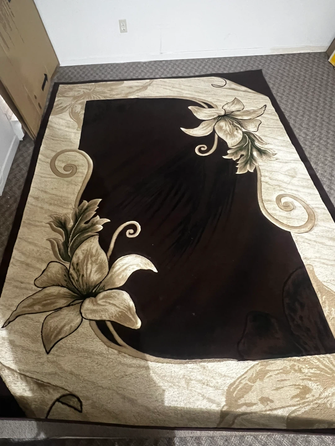 Area Rug with Floral Design - photo 2