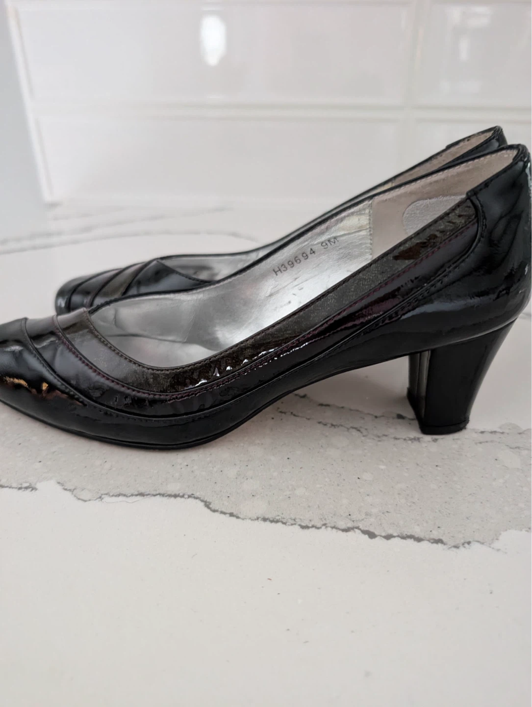 Ros Hommerson Black Patent Leather Heels Size 9M - photo 2