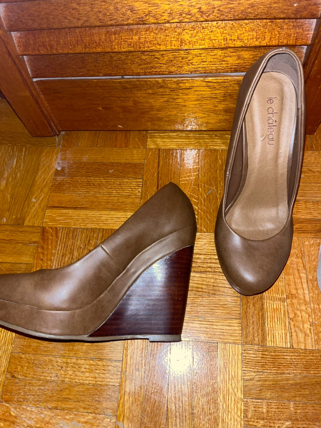 Le Château Brown Wedge Pumps - photo 4