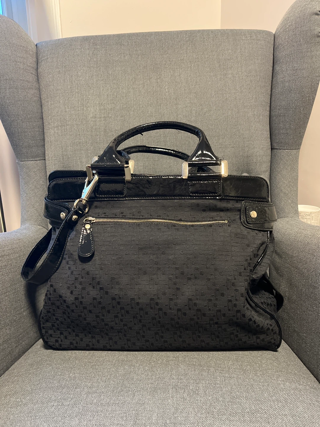 Black Guess Tote Bag 🌱 - photo 2