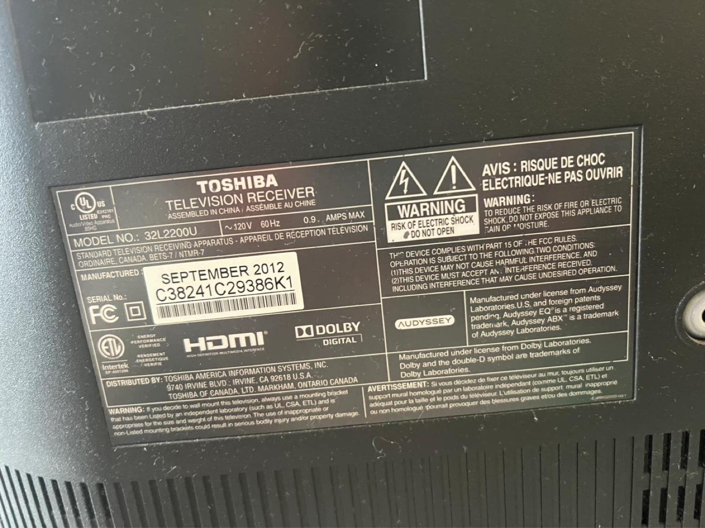 Toshiba 32" LCD TV Model 32L2200U - photo 2