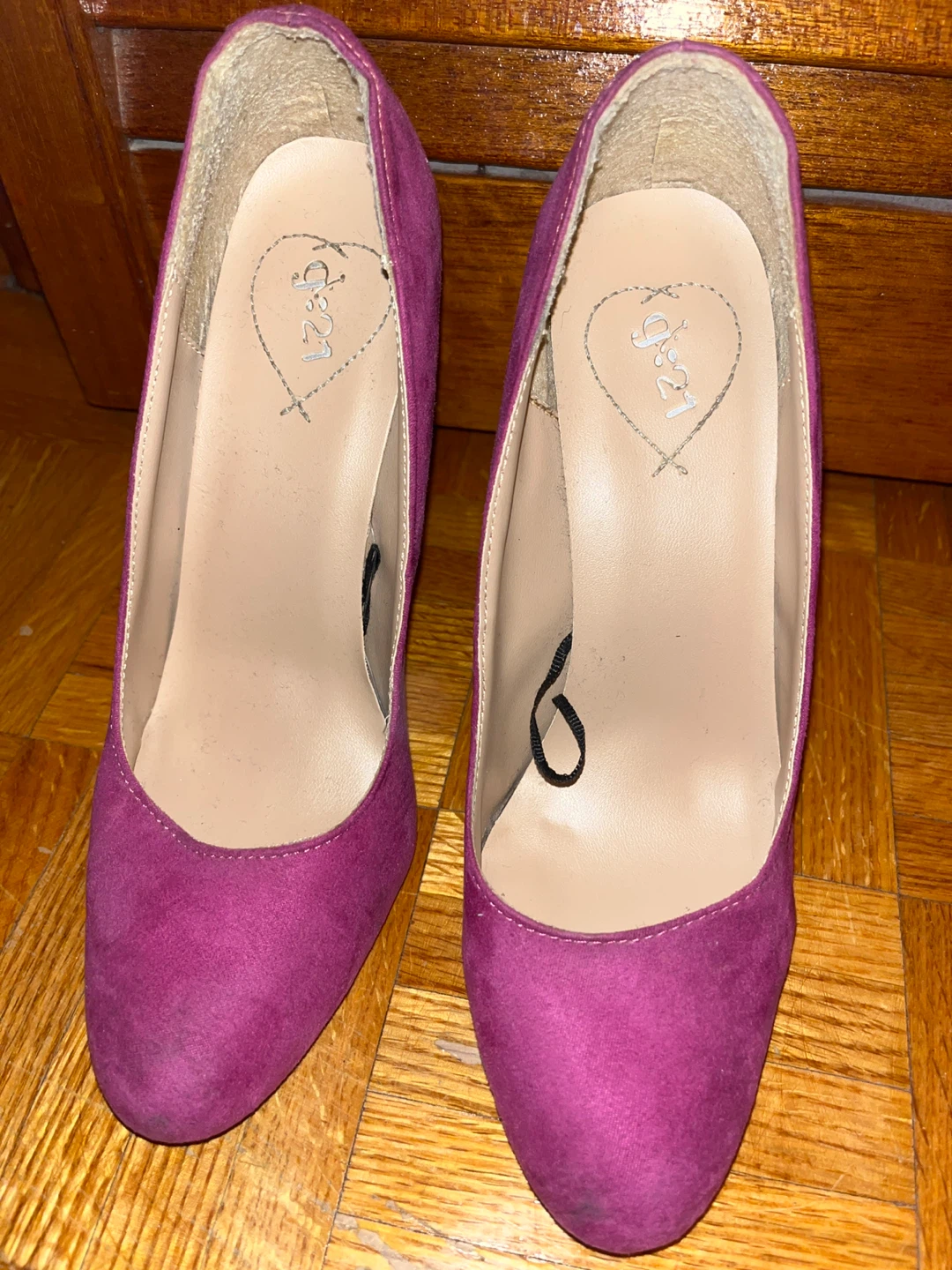 Women's Fuchsia Suede Pumps