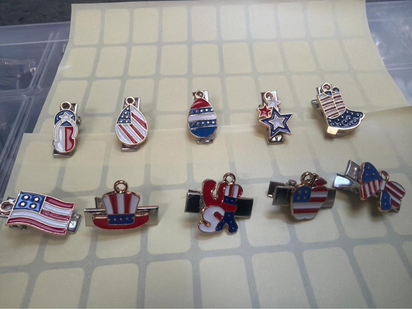Patriotic American Flag Themed Hair Clips - photo 2