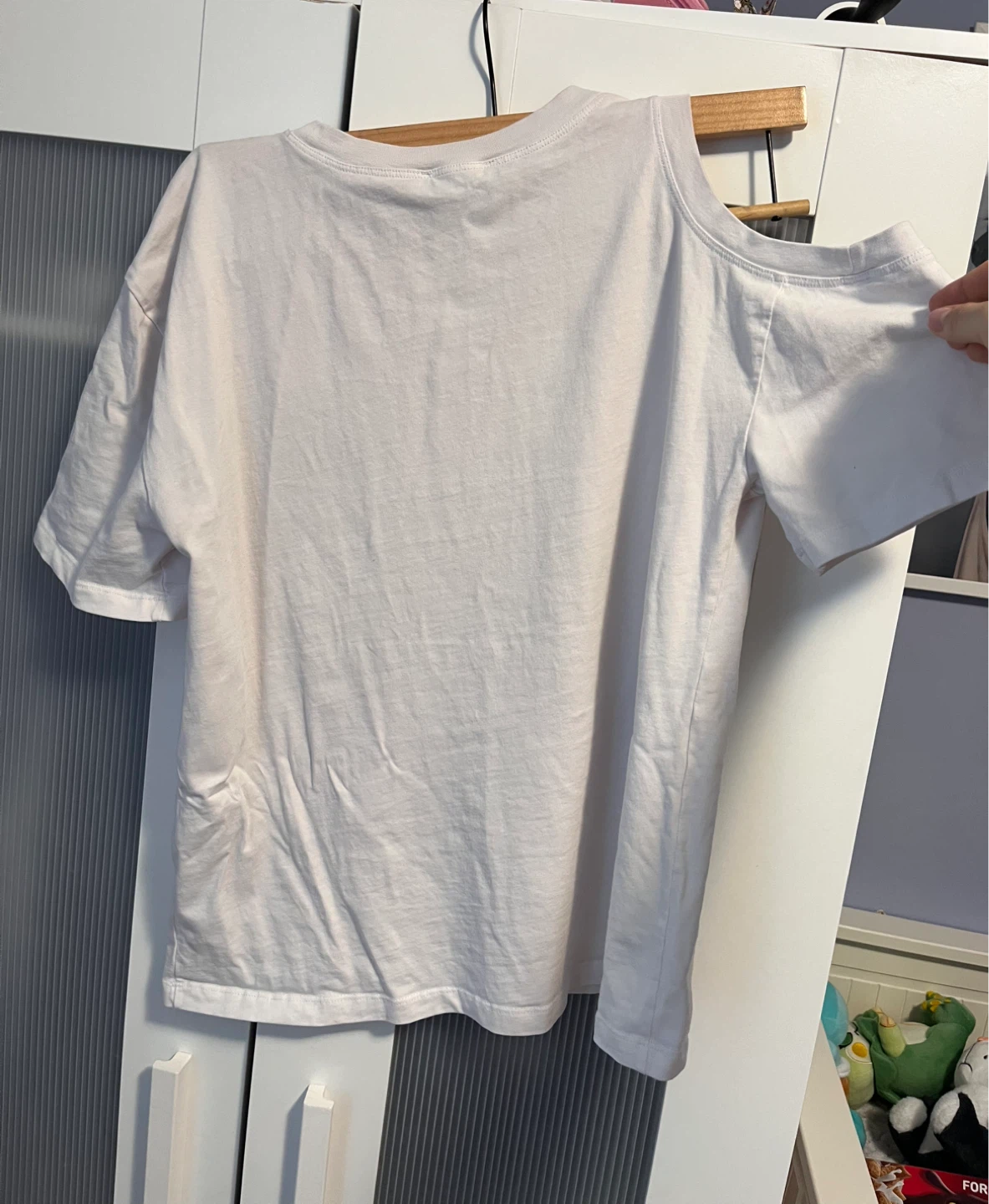 ZARA Smiley "NY" Cold Shoulder T-Shirt - photo 2