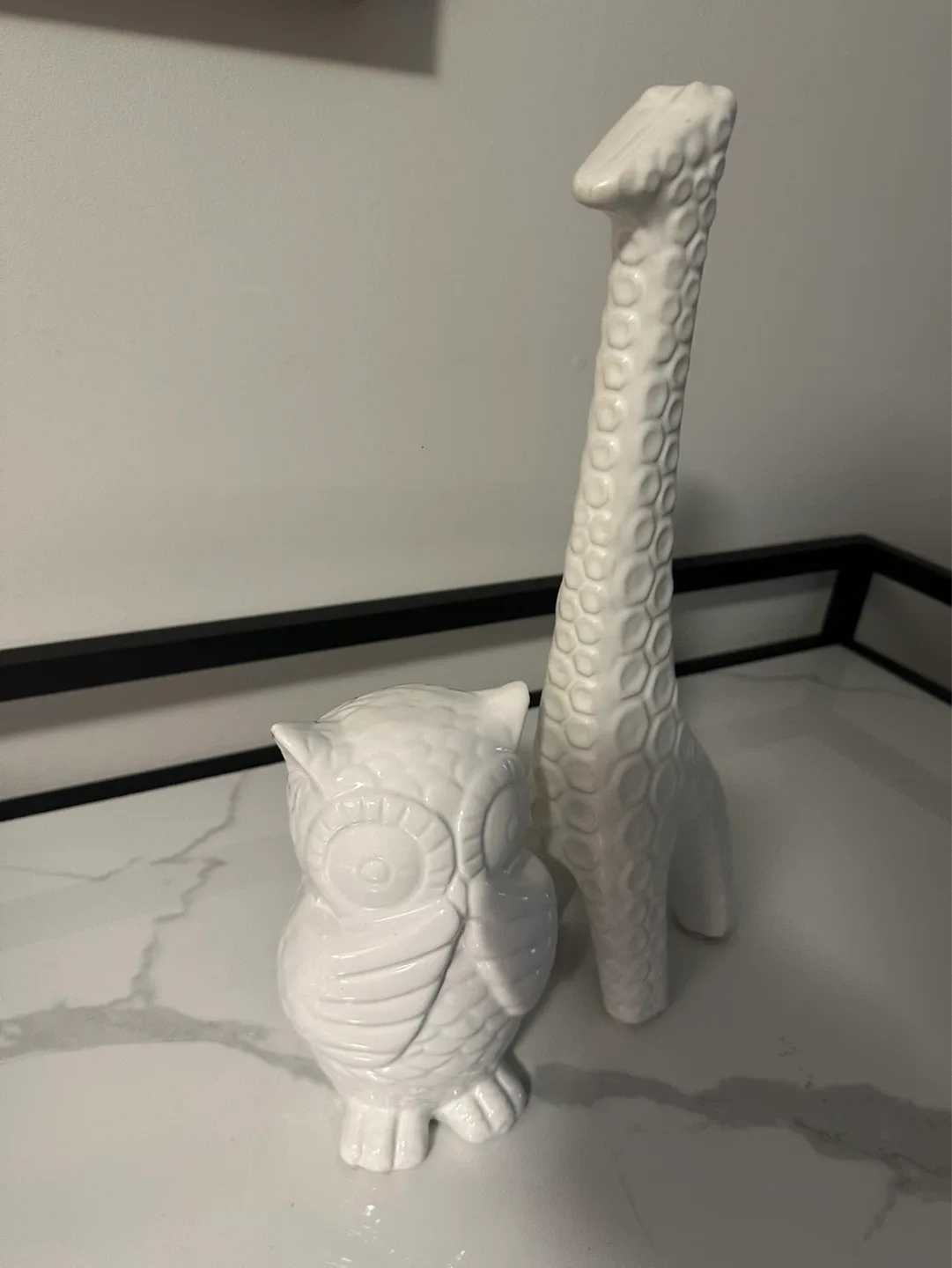 White Ceramic Owl and Giraffe Figurines - photo 3