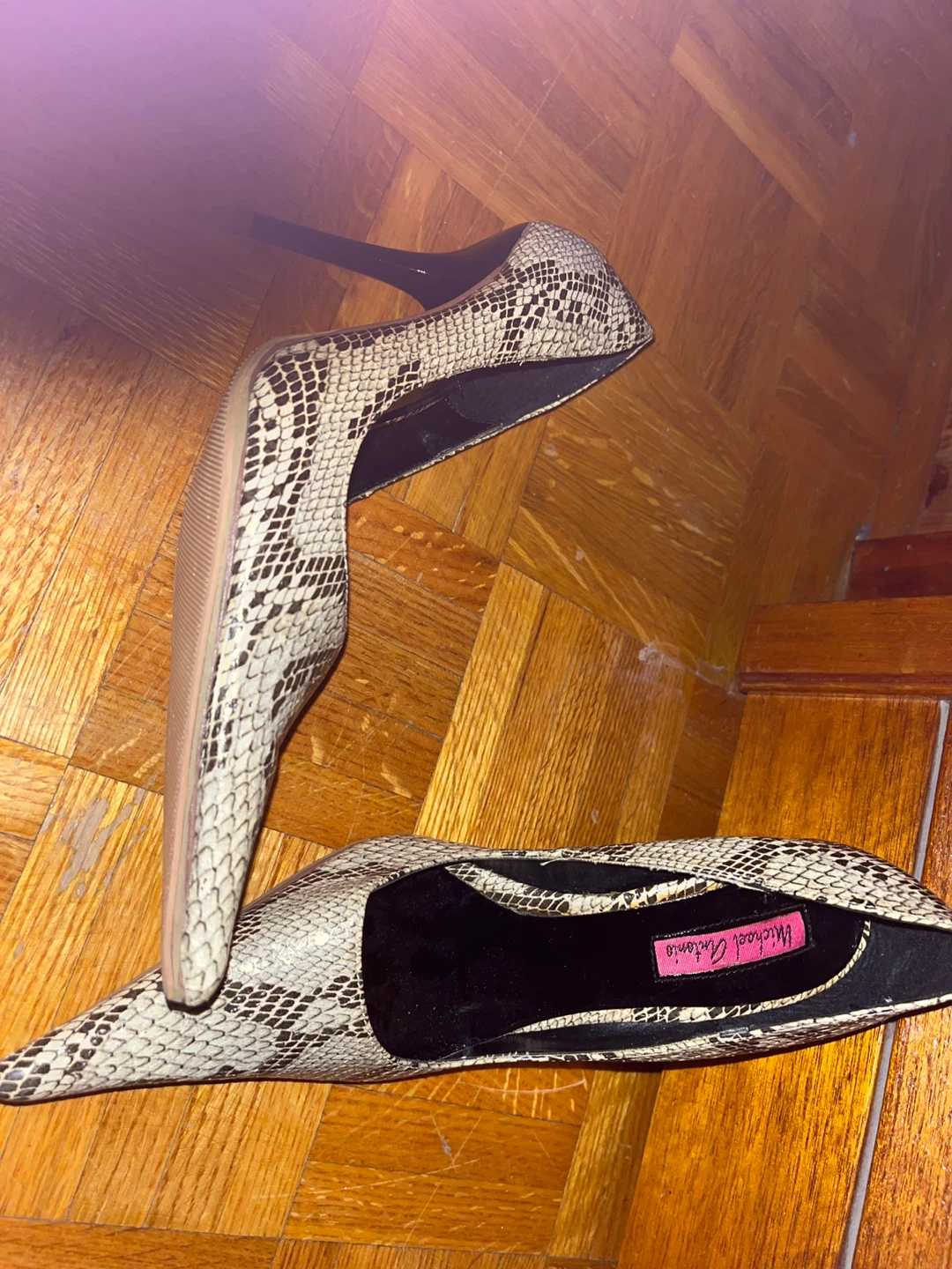 Beautiful Michael Antonio Snakeskin Pointed Toe Heels - photo 2
