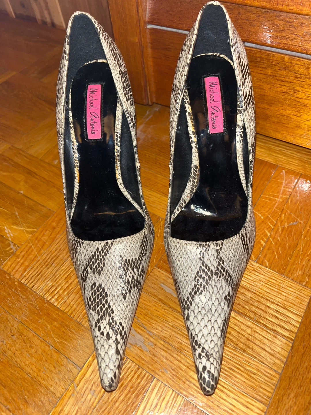 Beautiful Michael Antonio Snakeskin Pointed Toe Heels - photo 5