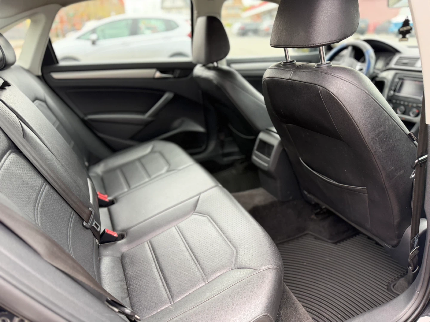 2015 Volkswagen Passat Sedan - photo 4