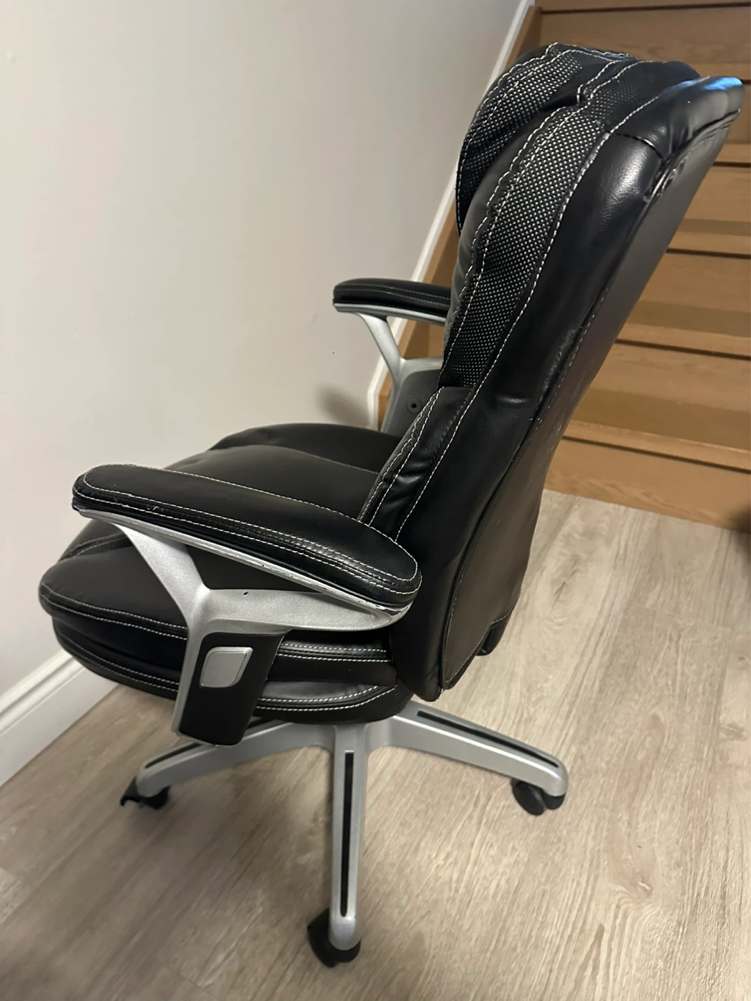 Black Faux Leather Office Chair - photo 3