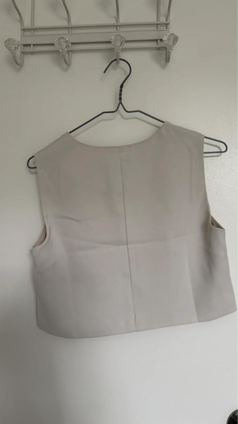 Beige Button-Up Vest - photo 2