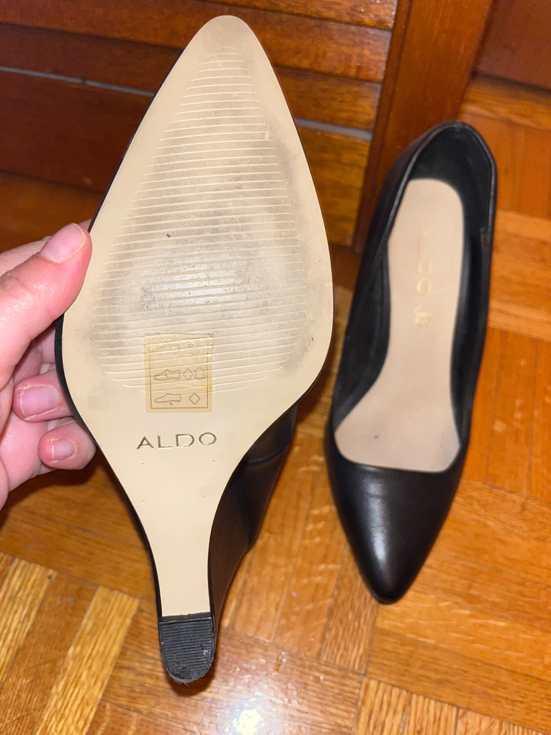 Beautiful ALDO Women's Black Wedge Heels size 7 - photo 3