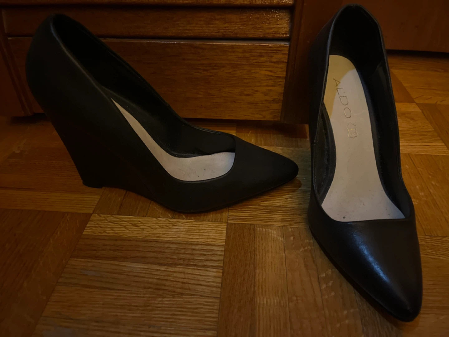 Beautiful ALDO Women's Black Wedge Heels size 7