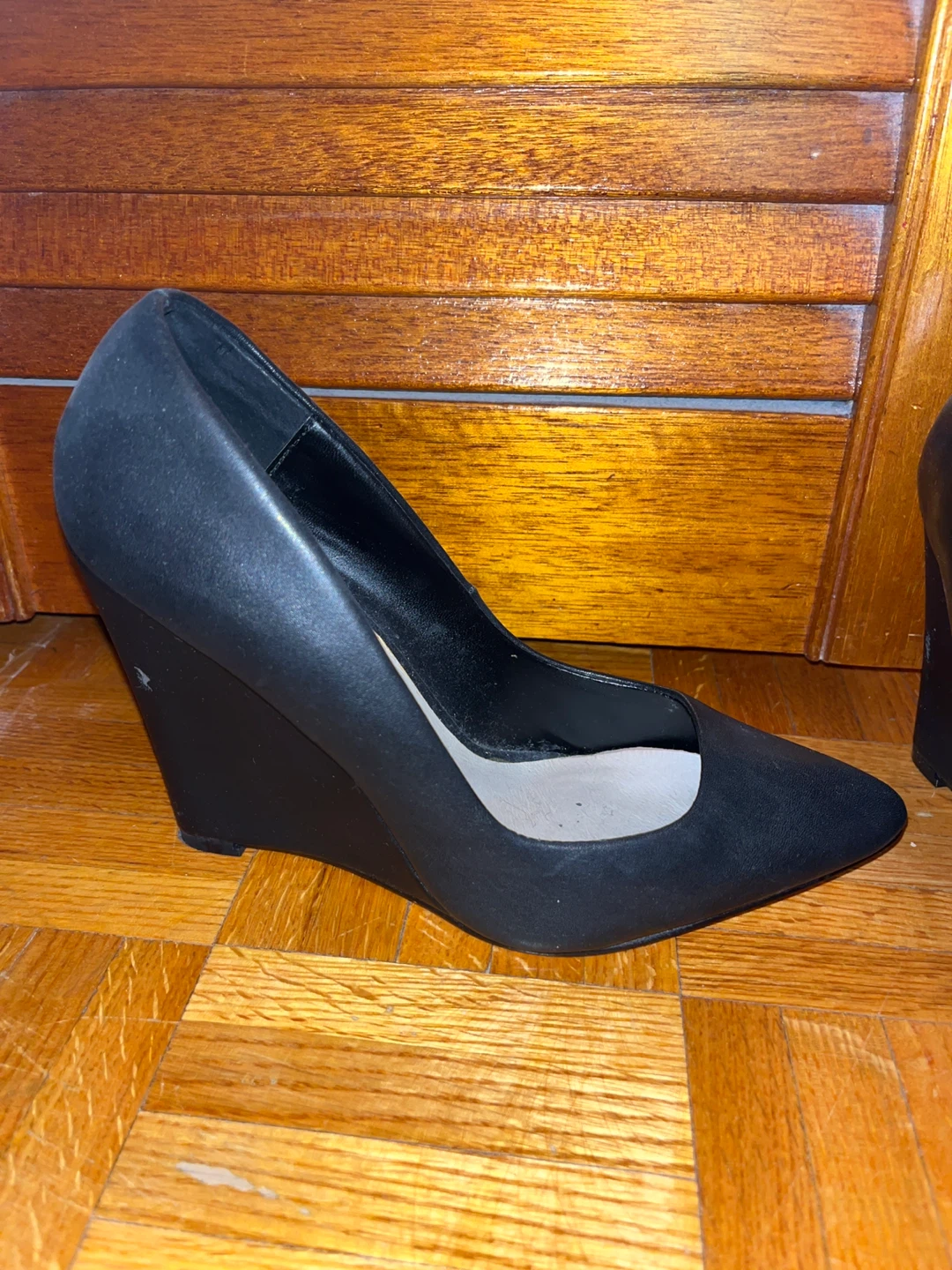 Beautiful ALDO Women's Black Wedge Heels size 7 - photo 2