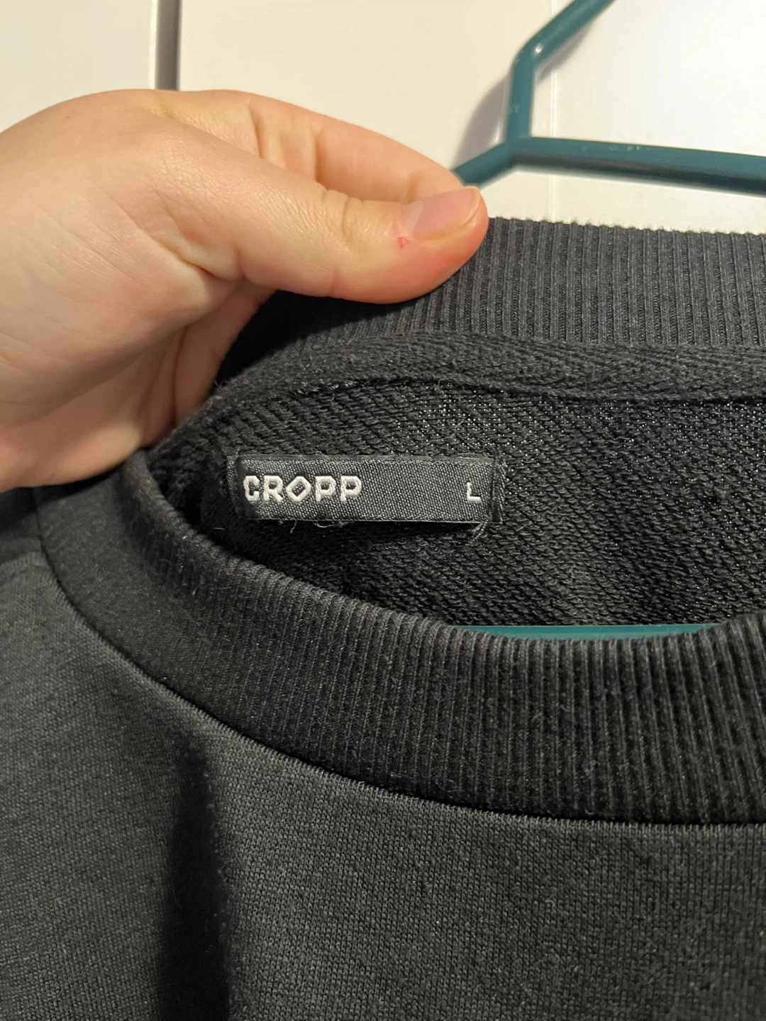Free CROPP Black Sweatshirt Size L - photo 2