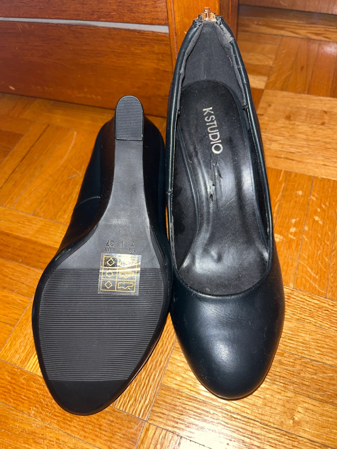 K STUDIO Black Faux Leather Wedge Heels - photo 5