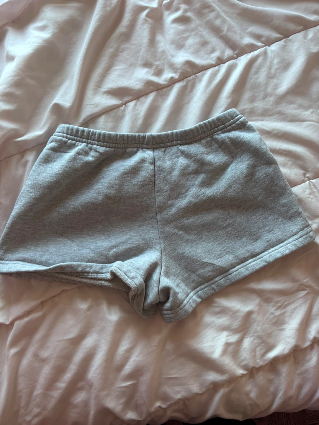 Aritzia Sweatfleece Boyfriend Fit Shorts - Grey - 2XS - photo 2