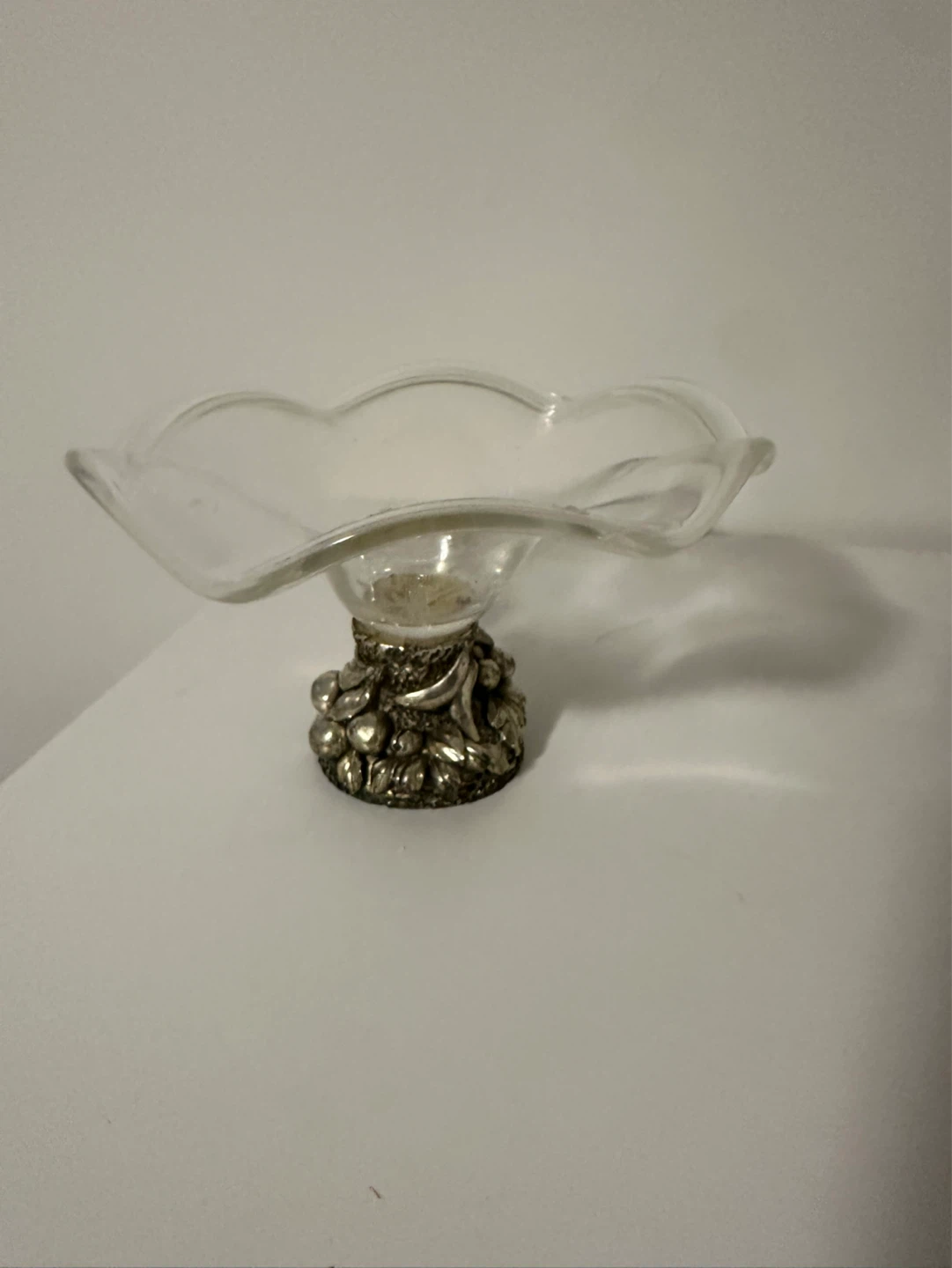 Set of 2 Glass Candy Dishes with Silver-Tone Grape Pedestals - photo 3