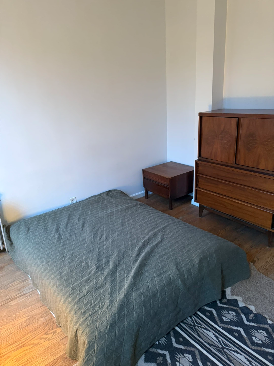 Subletting Room July 1st - photo 2