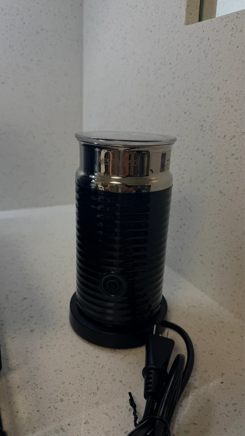 Nespresso VertuoPlus Coffee Machine with Aeroccino Milk Frother - photo 4