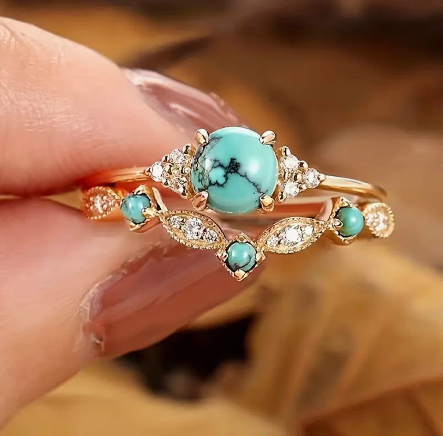 Stunning, cold tone, turquoise ring