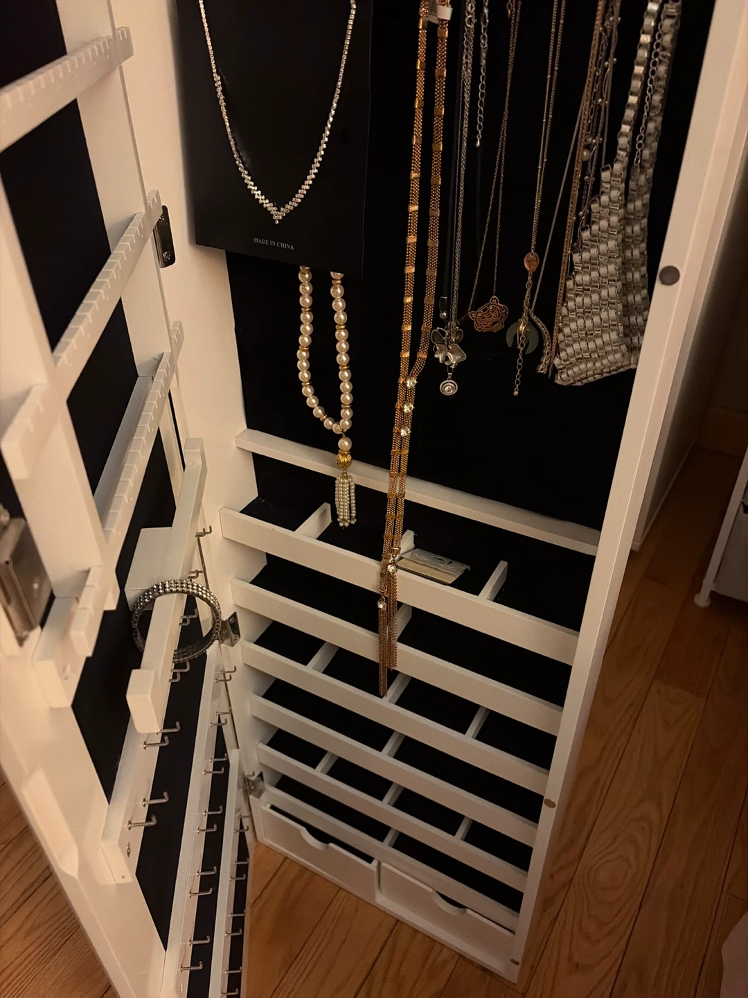 White Mirrored Jewelry Cabinet - photo 2